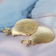 New 22 March - Summer collection of trendy Shell pendants